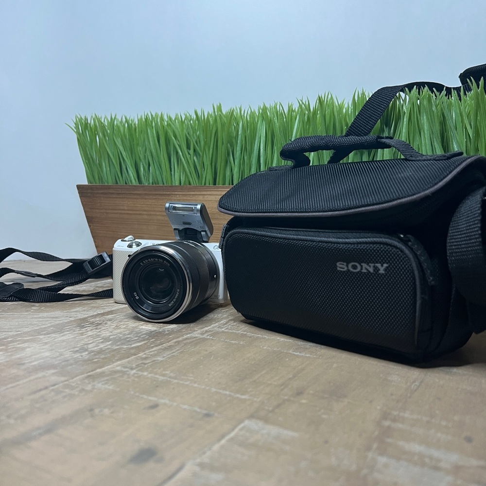 Sony Alpha NEX-5N 16.1MP Digital Camera w/18-55mm OSS Lens +extras